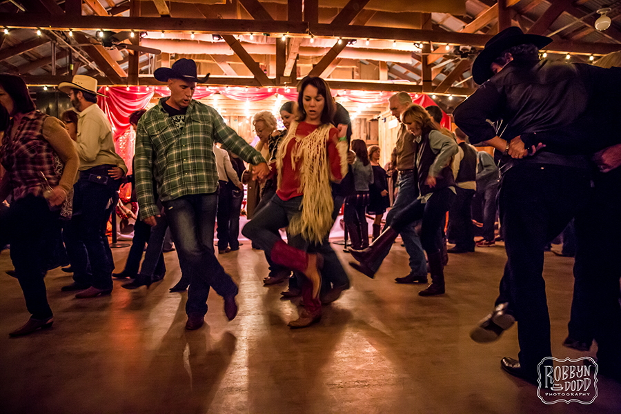 Boots tapping, hearts racing, and the floor alive with rhythm—this is how country nights are made. 🕺💃🎶