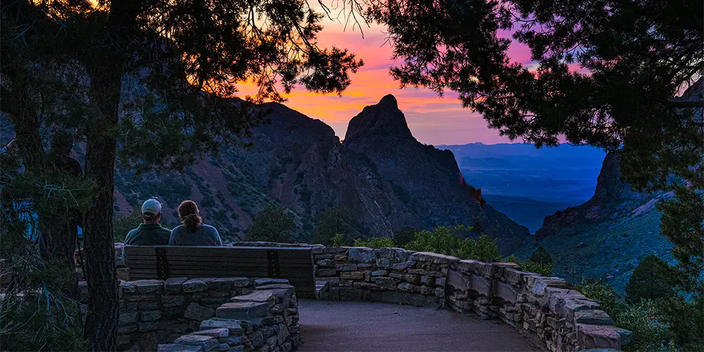Sunset views and peaceful moments—nature’s perfect masterpiece 🌄🌅 | Source: chisosmountainslodge.com