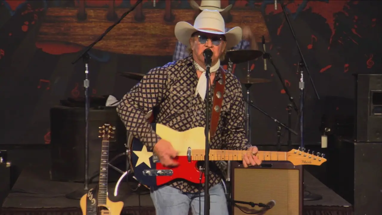 With the Texas flag proudly displayed on his guitar, this artist brings country music to life with style and passion.| Source: radiotexaslive.com