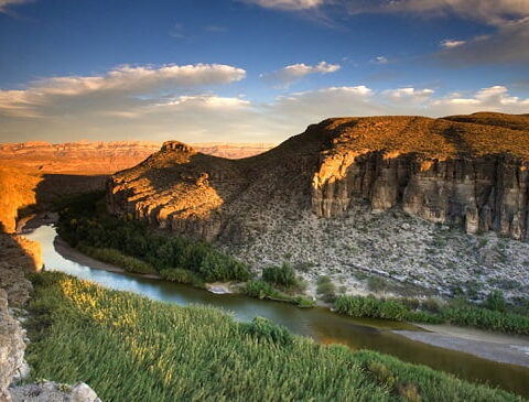 Sunset over the rugged beauty of the Big Bend region. | Source: national-park.com