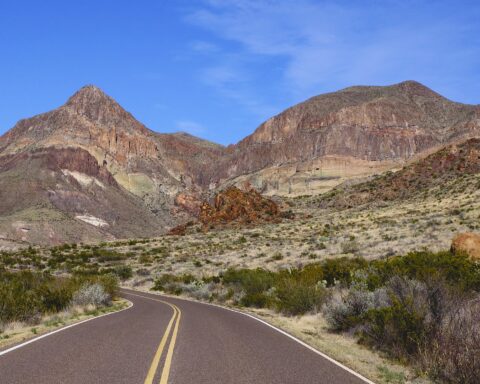 New Year’s Day road trip in Texas desert featuring a scenic drive through Big Bend National Park