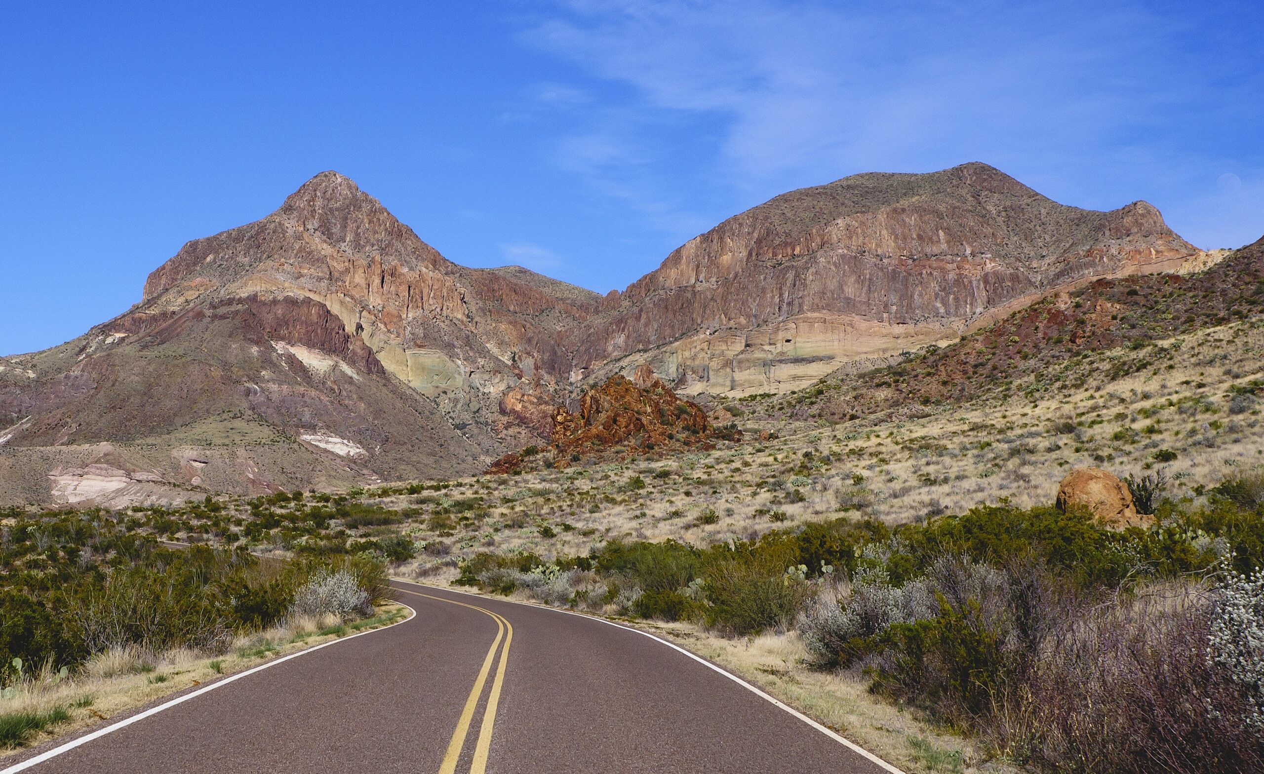 New Year’s Day road trip in Texas desert featuring a scenic drive through Big Bend National Park