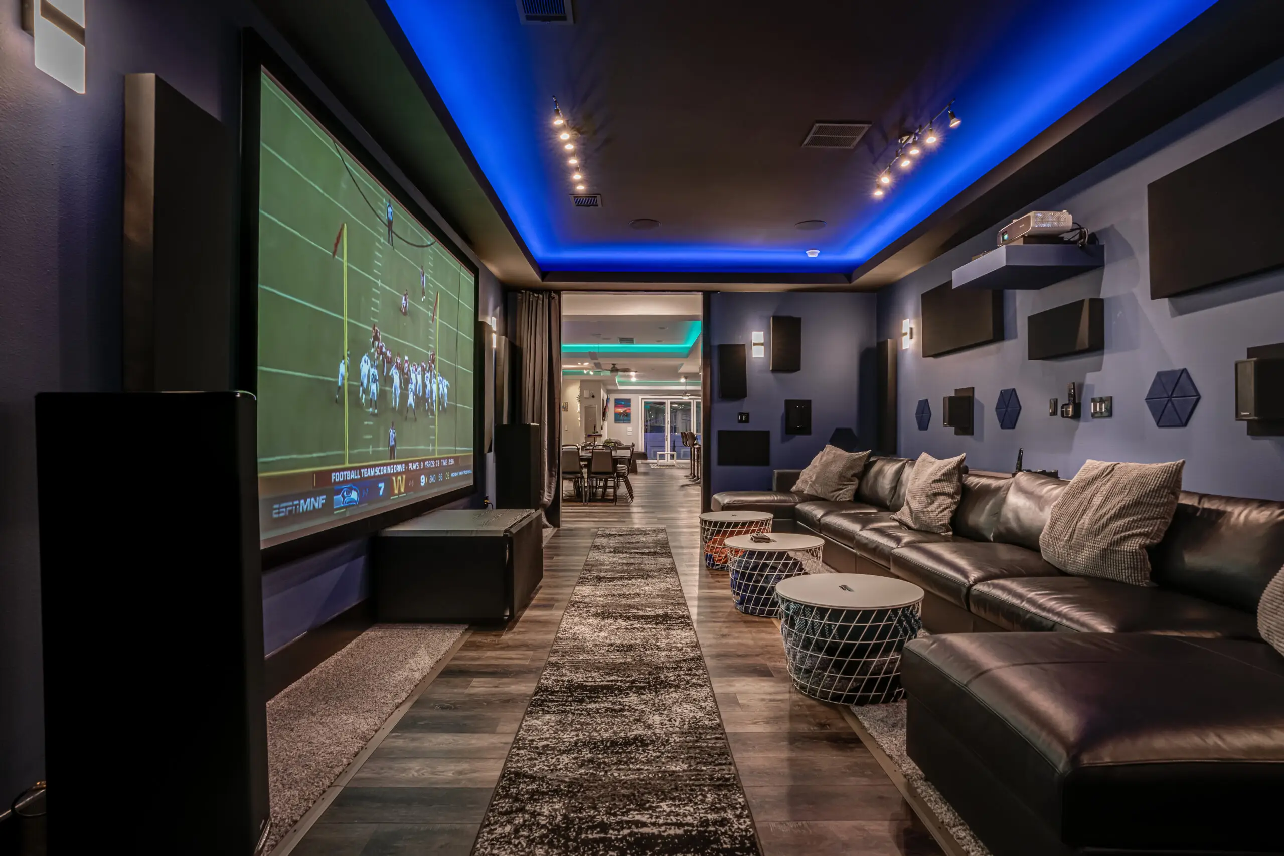 Relax in style. Vidrio Azul combines cozy comfort with modern touches—perfect for recharging after a day of San Antonio adventures.