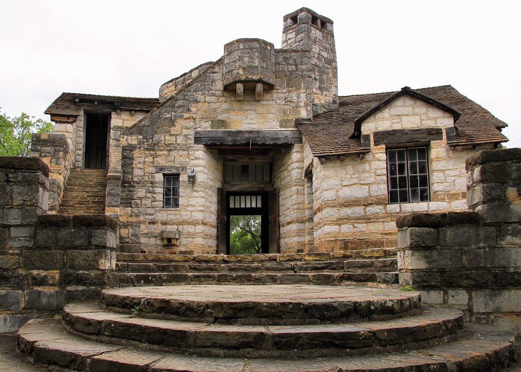 The historic administration building at Longhorn Cavern State Park